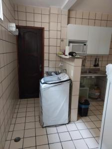 Apartamento em Capim Macio com 03 quatros e cinco camas perto da praia