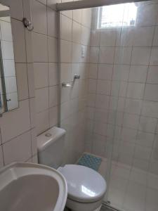 Apartamento em Capim Macio com 03 quatros e cinco camas perto da praia