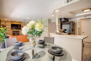 6 Mi to Las Vegas Strip Home with Pool and Patio!