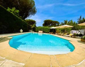 Villas Villa provencale Golfe St Tropez climatisee piscine chauffee, Spa, billard, Wifi haut debit pro : photos des chambres