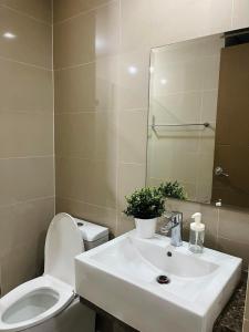 Kyedenz Unit -Two Palm Tree Villas Newport Naia T3