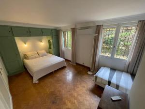 Maisons de vacances Maison calme, piscine et festival a deux pas : Maison de Vacances 3 Chambres 