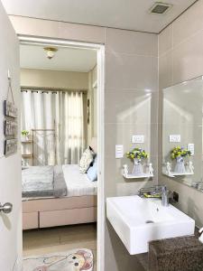 5min Staycation Away from Naia Terminal 3 Airport