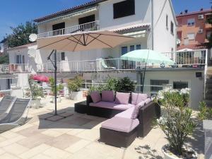 Apartment with nice terrace in Crikvenica