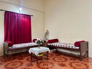 2BHK - Jzee Homestays - 12 minute walk to the beach