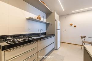 Apto c varanda e vista p o Mar, Maceió HIG1003