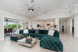 La Dolce Vita Your Waterfront Jackpot