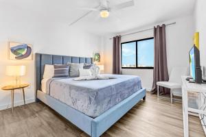 Stunning Ocean And Bay View Apartment In Bonita Fl