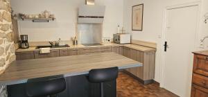 La Maison de pêcheur typique au Guilvinec - A 100 m de la mer - Tout à pied, plage, port, commerces- Wifi inclus - Linge de lit inclus - Jardin clos - En supplément , ménage et serviettes