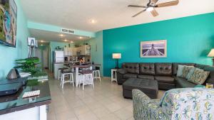 Nicely Decorated Oceanfront