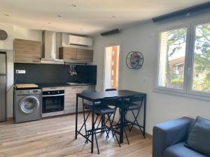 T 2 climatisé parking gratuit à 200 m des plages