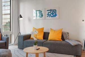 Sophisticated 4BR Suite - Modern and Luxurious