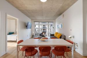 Sophisticated 4BR Suite - Modern and Luxurious