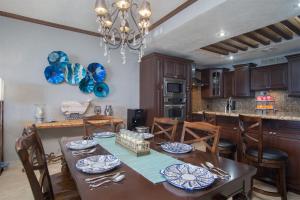 Scenic & Spacious Adorable Ocean Front Condo