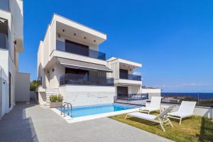 Maximus Luxury Villas Polychrono