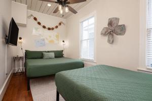 Family Entertainment Haven Hot Tub Sauna & Games