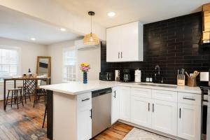 Family Entertainment Haven Hot Tub Sauna & Games