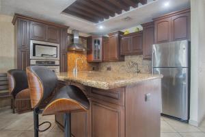 Must-see Bright Ocean View Condo
