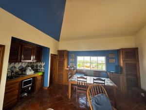 Las Palmeras by Graziano