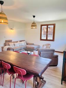 House 11 guests 2 cozy apartments near ski slopes