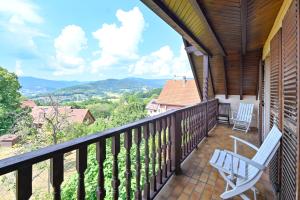 Villas Maison de charme 300m2 Haslach 15 personnes grande salle a manger - Belles vues ! : photos des chambres