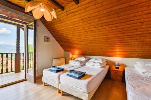 Villas Maison de charme 300m2 Haslach 15 personnes grande salle a manger - Belles vues ! : photos des chambres