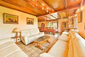 Villas Maison de charme 300m2 Haslach 15 personnes grande salle a manger - Belles vues ! : photos des chambres