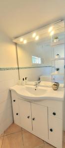 Appartement au calme à 5min du centre dAix-en-Provence avec terrasse vue sur jardin & parking privé