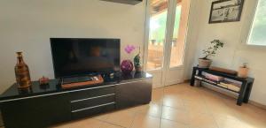 Appartement au calme à 5min du centre dAix-en-Provence avec terrasse vue sur jardin & parking privé