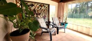 Appartement au calme à 5min du centre dAix-en-Provence avec terrasse vue sur jardin & parking privé