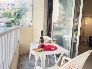 Studio centre ville et plage