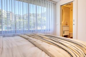 Funchal Acqua Blue 5L, a Home in Madeira