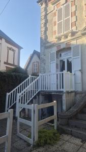 Appartements Type 2 hypercentre 100 m de la mer : photos des chambres