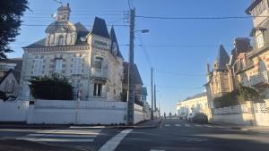 Appartements Type 2 hypercentre 100 m de la mer : photos des chambres