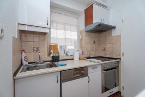 Keleti Train Station -Garay Square Apartment with balcony