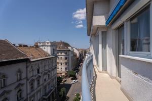 Downtown Loft with Balcony - Keleti - Garay Square