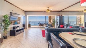 Living The Good Life Modern Oceanfront Condo
