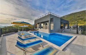 Nice Home In Kastel Kambelovac