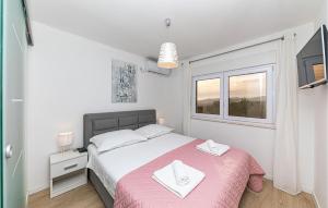 Nice Home In Kastel Kambelovac