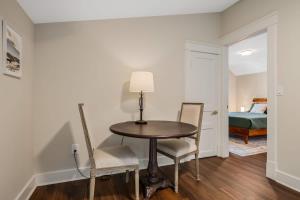 Charming 2BR East Nash Duplex Great Location
