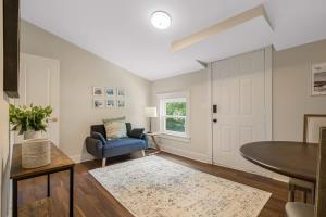 Charming 2BR East Nash Duplex Great Location