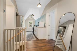 Charming 2BR East Nash Duplex Great Location