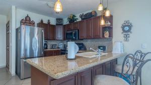 Sunny Charmed Life Spacious Premium Ocean Front Condo