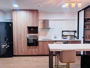 M23 DPTO 2 DORM - 2 BAÑOS CERCA EMBAJADA USA con COCHERA