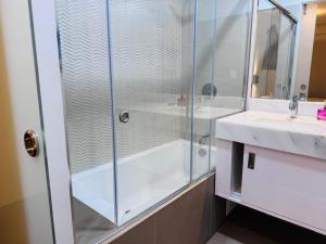 M23 DPTO 2 DORM - 2 BAÑOS CERCA EMBAJADA USA con COCHERA