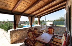 Lovely Home In Donji Zemunik