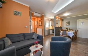 Amazing Home In Sveti Kriz 