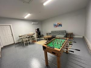 Charming Retreat, a Short Walk to Laguna Beach, with Room for 10!