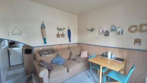 Appartements Type 2 hypercentre 100 m de la mer : photos des chambres