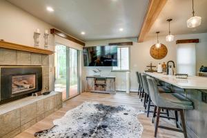 Walk to Slopes and Main St Cozy Breckenridge Condo!